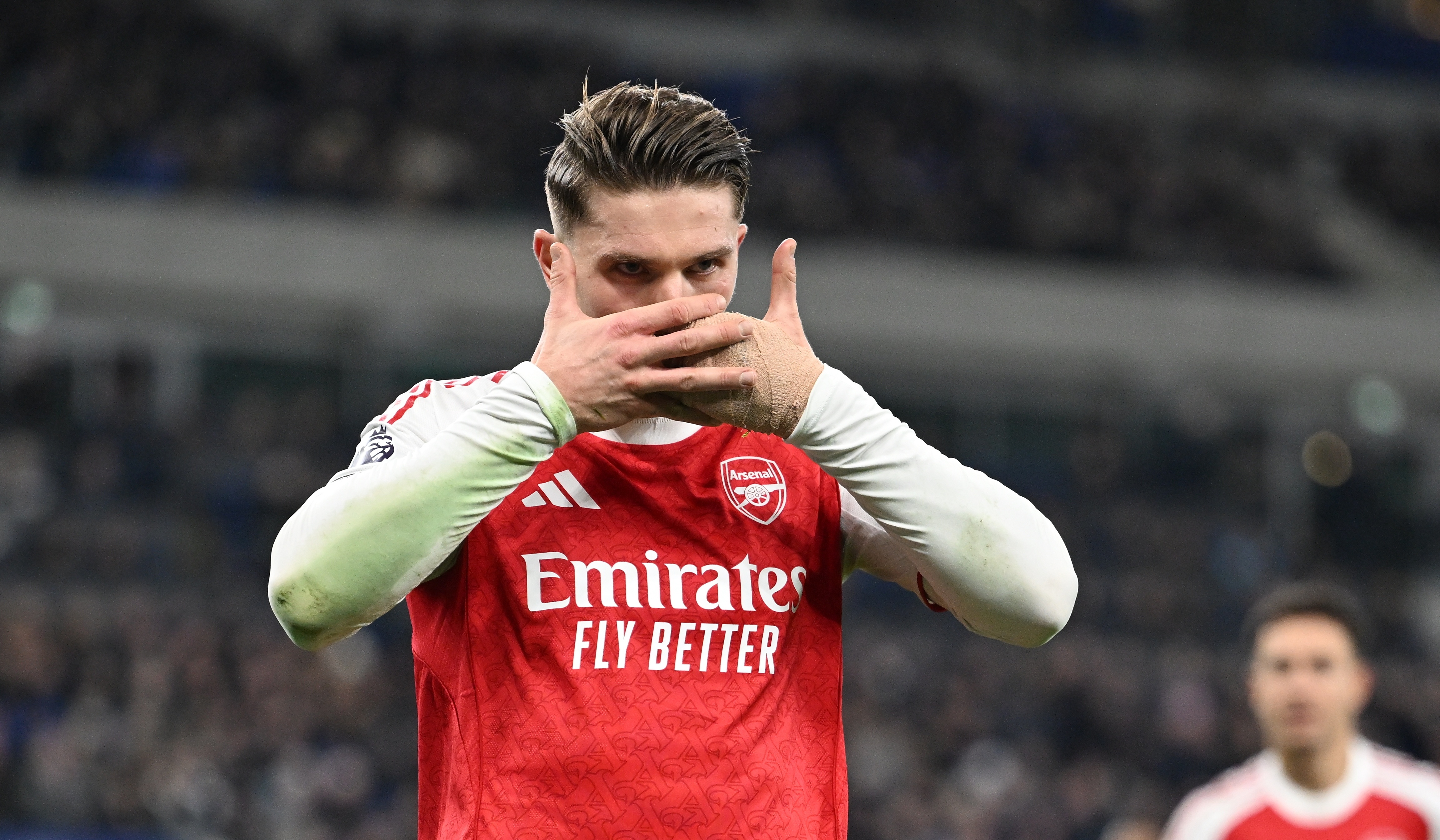 易游体育网页版-加盟来首次！阿森纳官方：8场4球两助，约克雷斯当选1月最佳球员