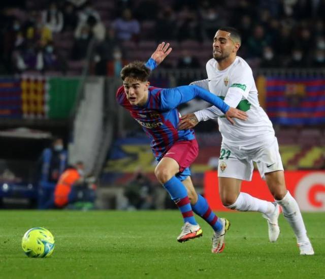 易游体育网页版-去老将给新人腾地已成巴萨当务之急